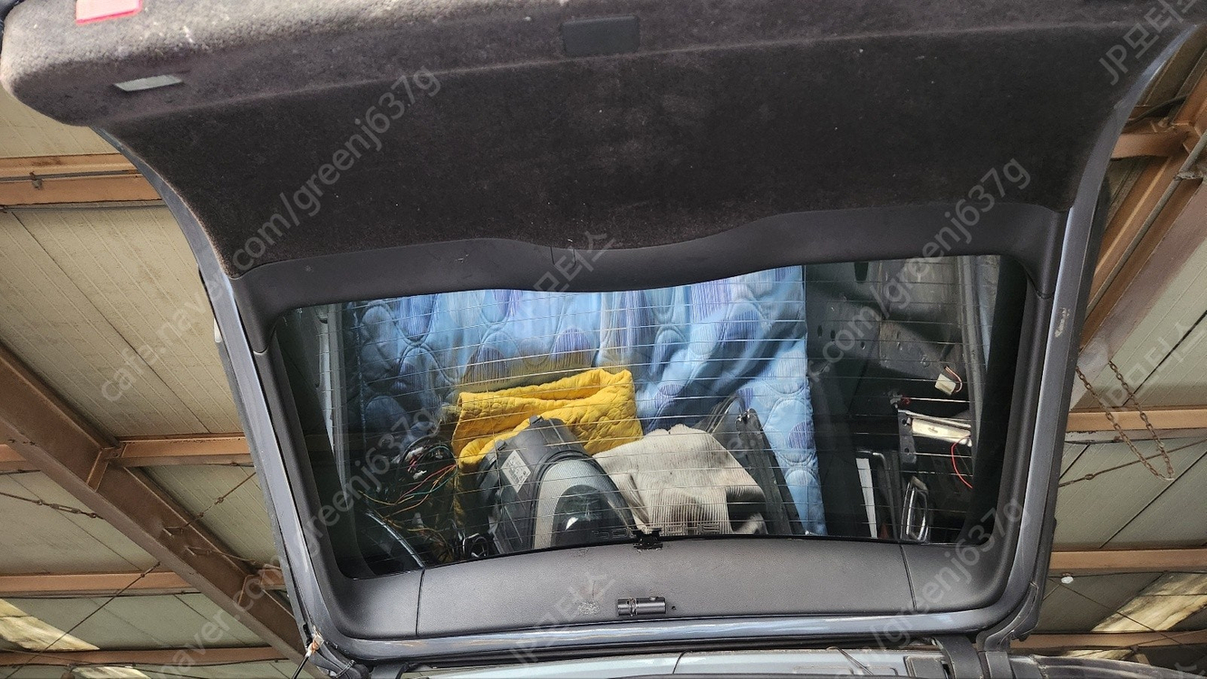 [중고]2005년식 955 카이엔 4.5L V8 트렁크 도어 앗세이 판매합니다--7
