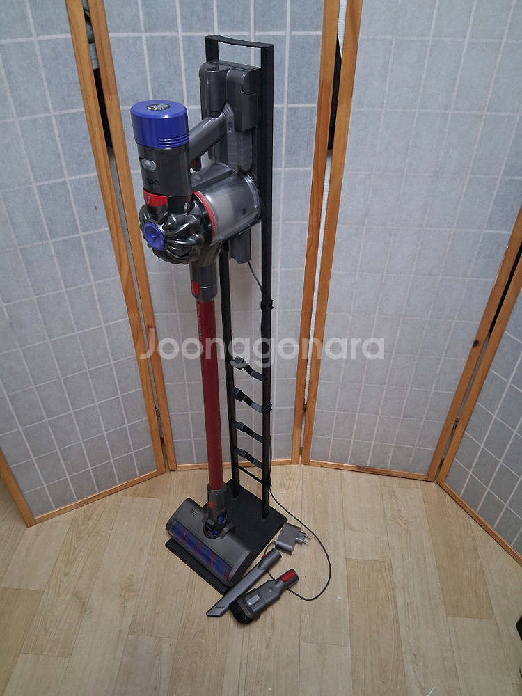 다이슨 V8 무선 청소기--0