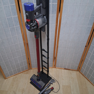 다이슨 V8 무선 청소기