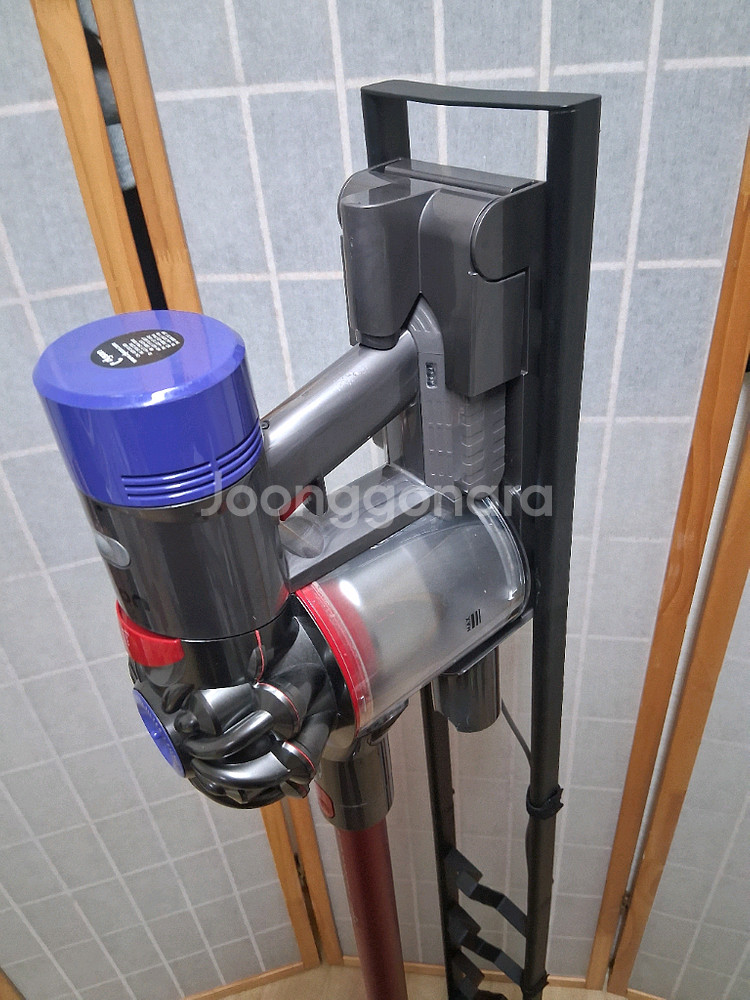 다이슨 V8 무선 청소기--2