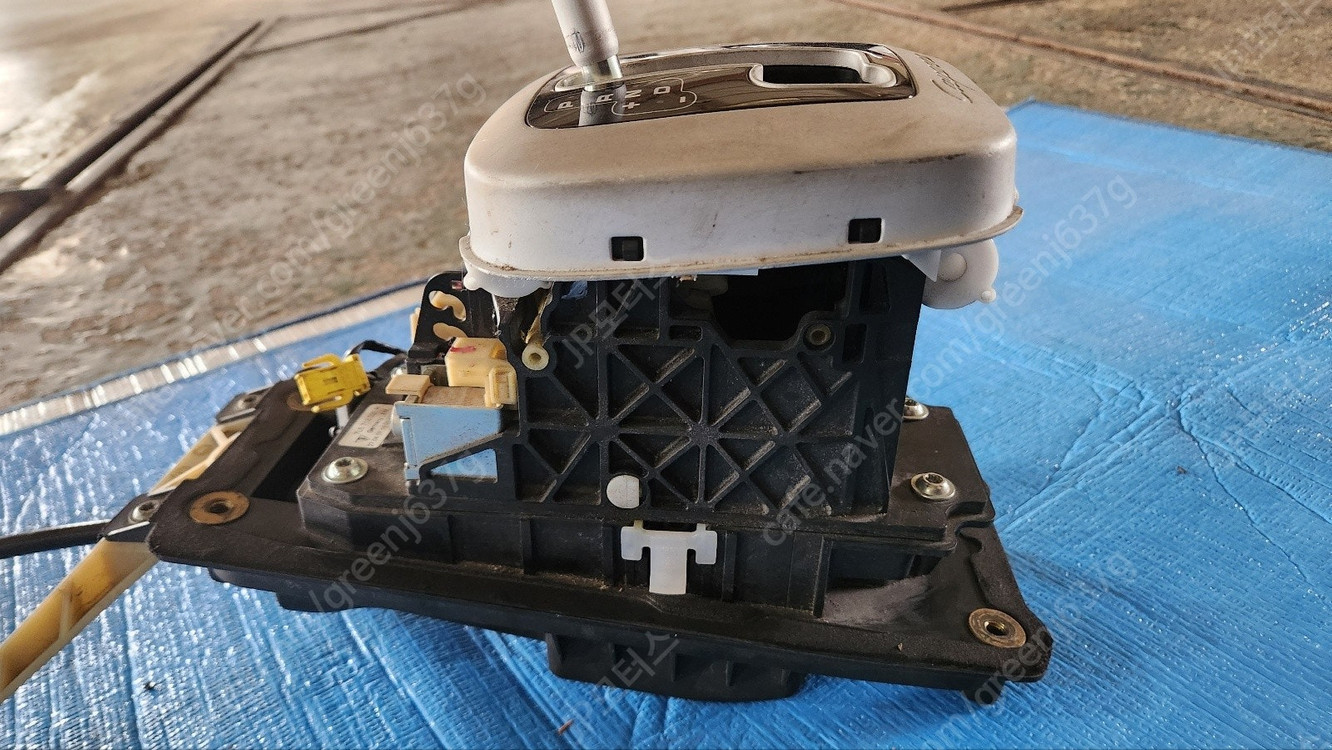 [중고] 2008년식 카이엔 957 기어 시프트 어셈블리(케이블 포함) 판매합니다--2