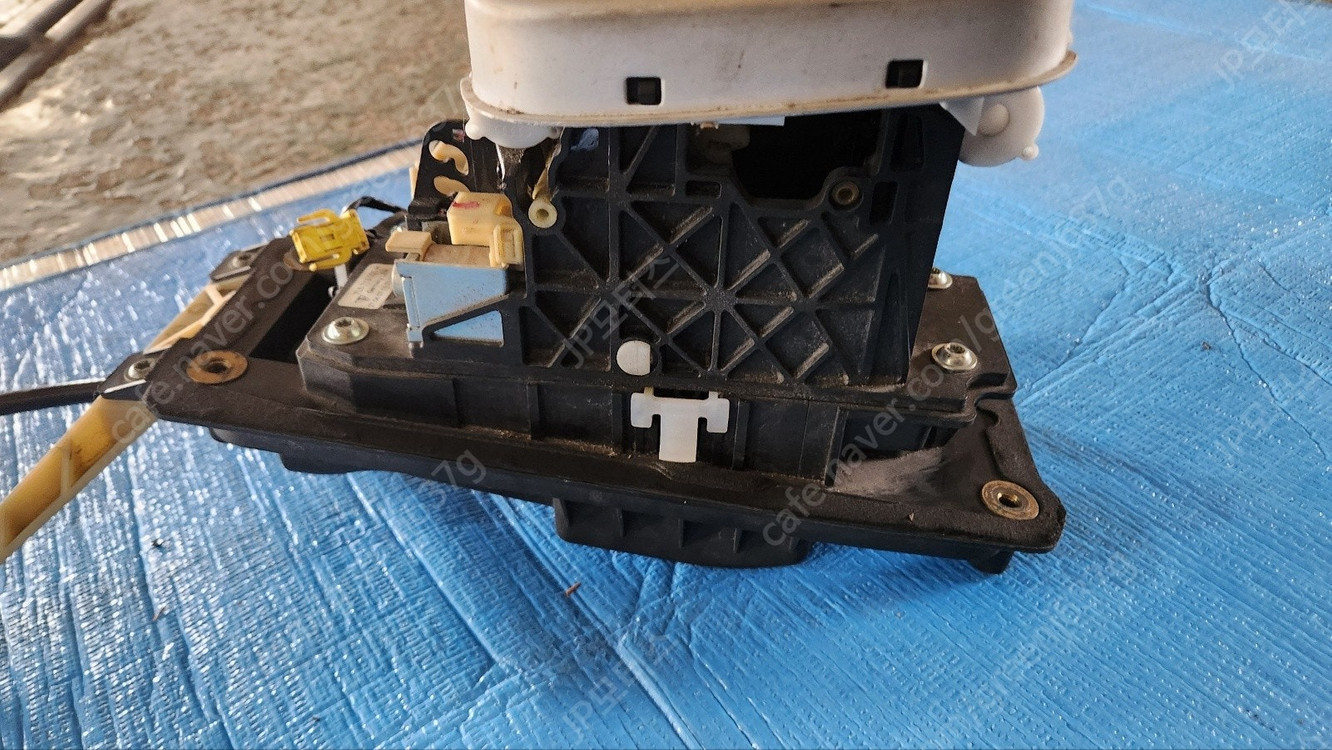 [중고] 2008년식 카이엔 957 기어 시프트 어셈블리(케이블 포함) 판매합니다--1