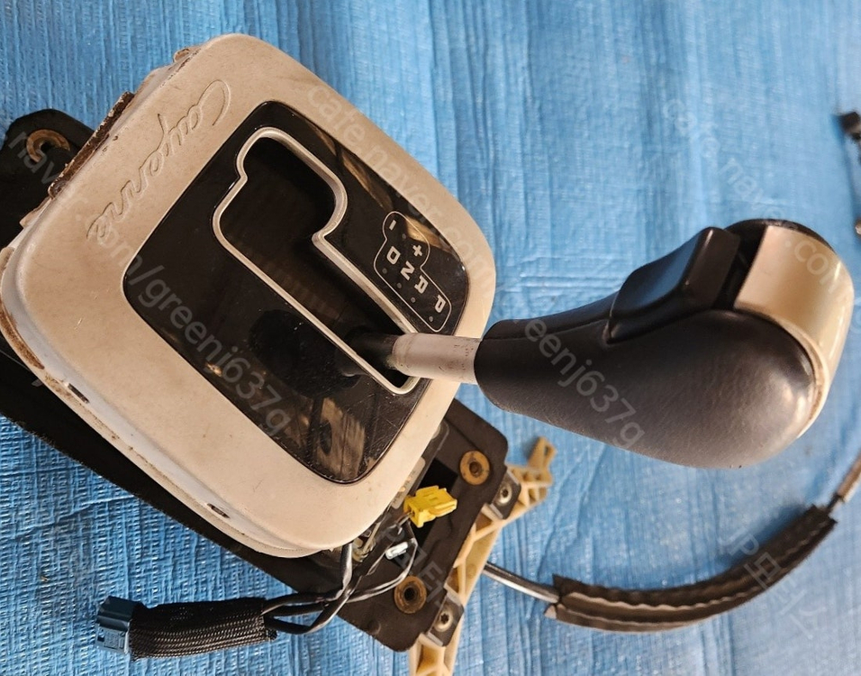 [중고] 2008년식 카이엔 957 기어 시프트 어셈블리(케이블 포함) 판매합니다--5