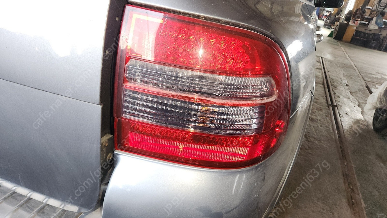 [중고] 2005년식 955 카이엔 테일라이트 판매합니다--1