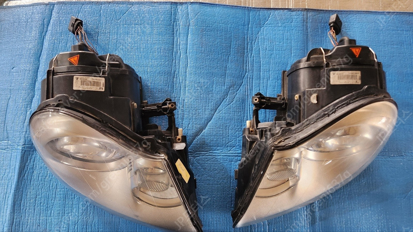 [중고] 2005년 955 카이엔 제논(HID) 헤드라이트 어셈블리 판매합니다--3