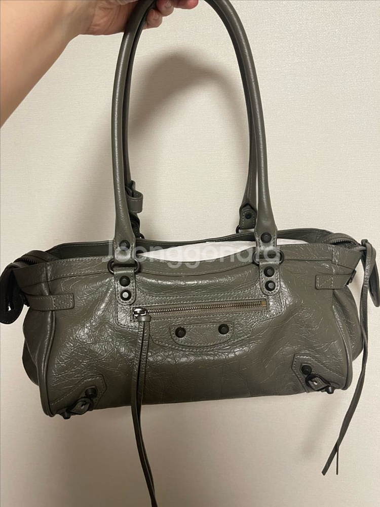 발렌시아가 르시티 이스트웨스트 아미그린--0