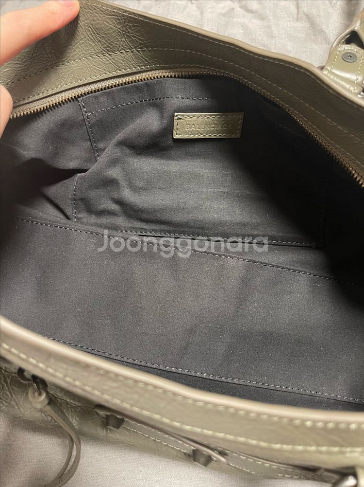 발렌시아가 르시티 이스트웨스트 아미그린--3