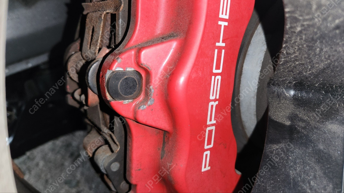 [중고] 2005년식 955 카이엔 정품 포르쉐 프론트 캘리퍼 판매합니다--3