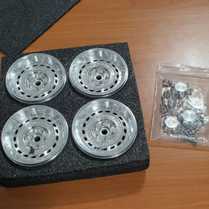 비스트 오프로드 휠 + 나사 캡 세트