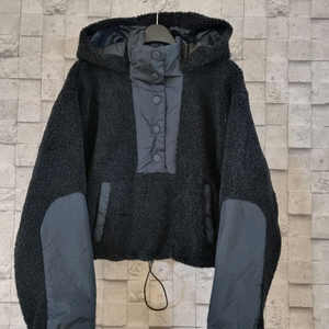 자라 블랙 뽀글이 크롭후드