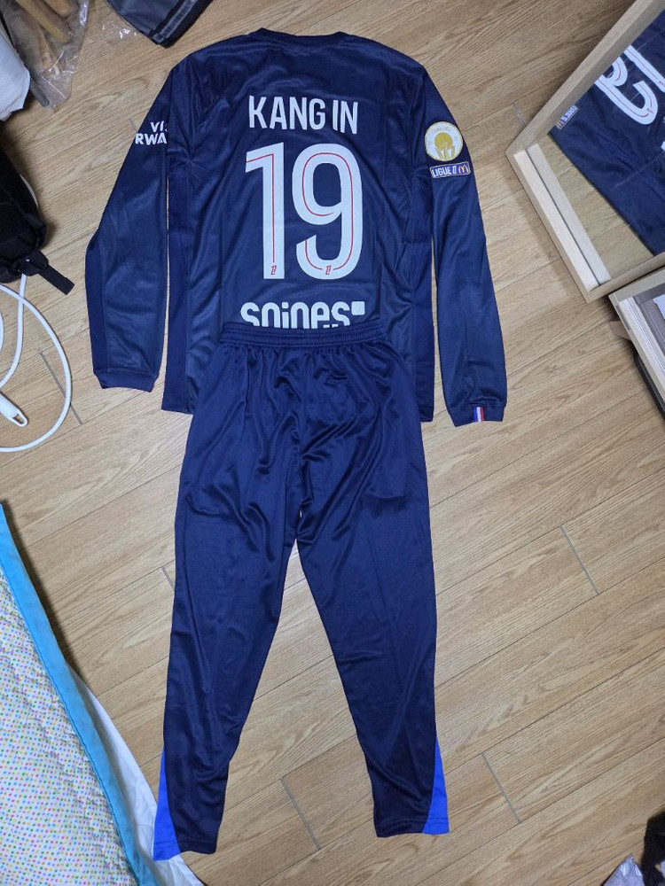 25-26시즌 PSG 이강인 축구 유니폼 축구복 상하의세트 새상품 판매(사이즈 100) 이미지