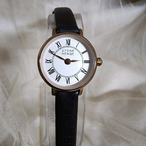 스톤헨지 가죽 시계 Roman Dial 여성용
