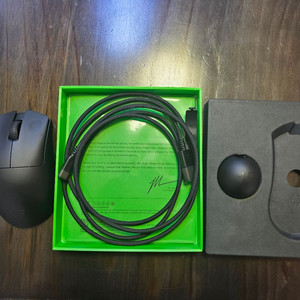 레이저 데스다이어 V4 프로 무선 게이밍 마우스