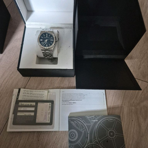 모리스 라크로와 아이콘 42 오토 검판 (105만)