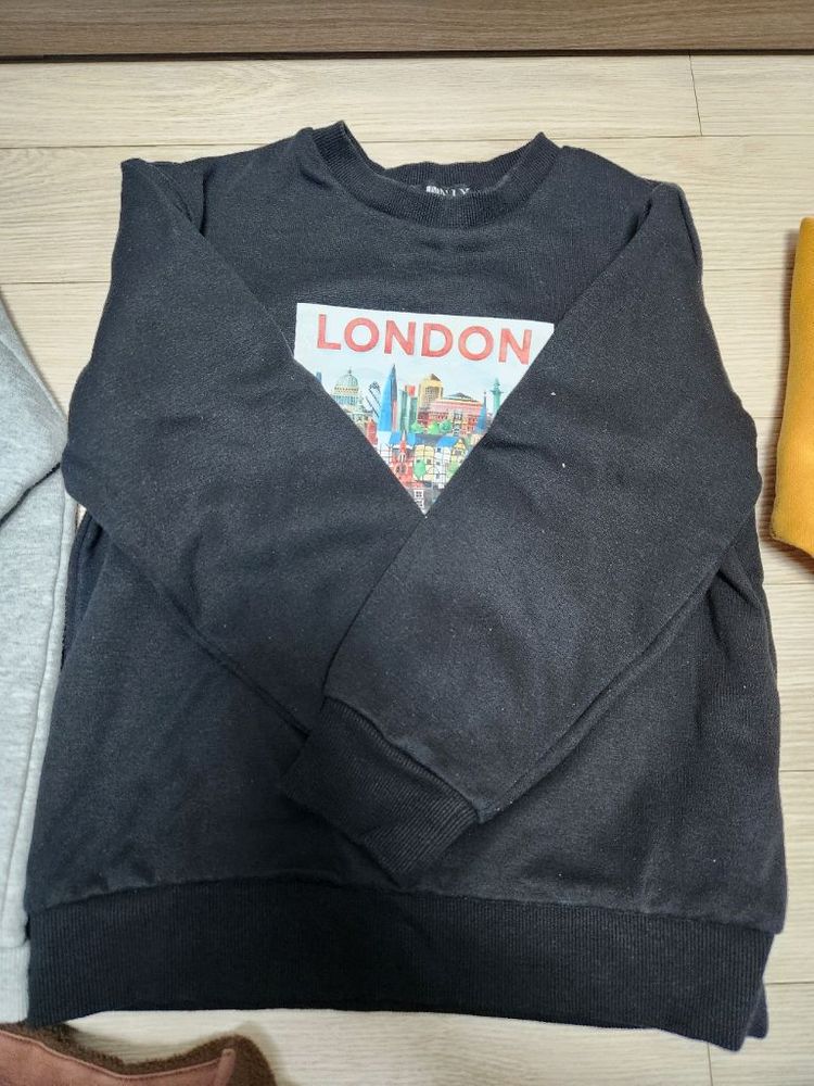 유아동 겨울옷 130사이즈 4벌 일괄--1