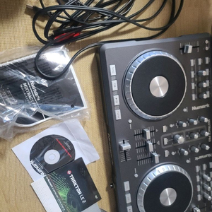 누마크 믹스트랙 프로 컨트롤러 디제잉