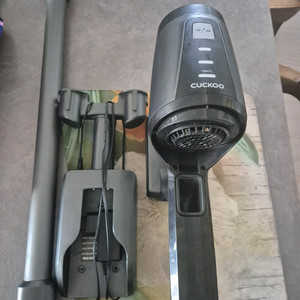 쿠쿠 파워클론 청소기 본체 만상태 A급 작동잘됩니다