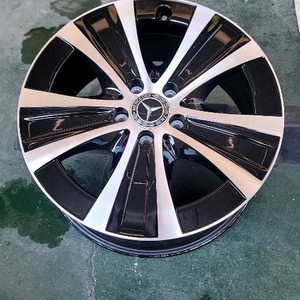 벤츠e300e 플러그인하이브리드. 휠