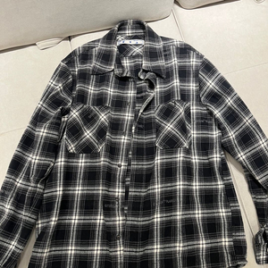 오프화이트 흰검 플란넬 셔츠자켓 L사이즈