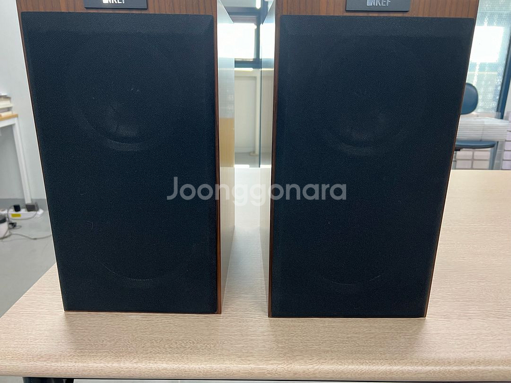 KEF R300 북셸프 스피커--6