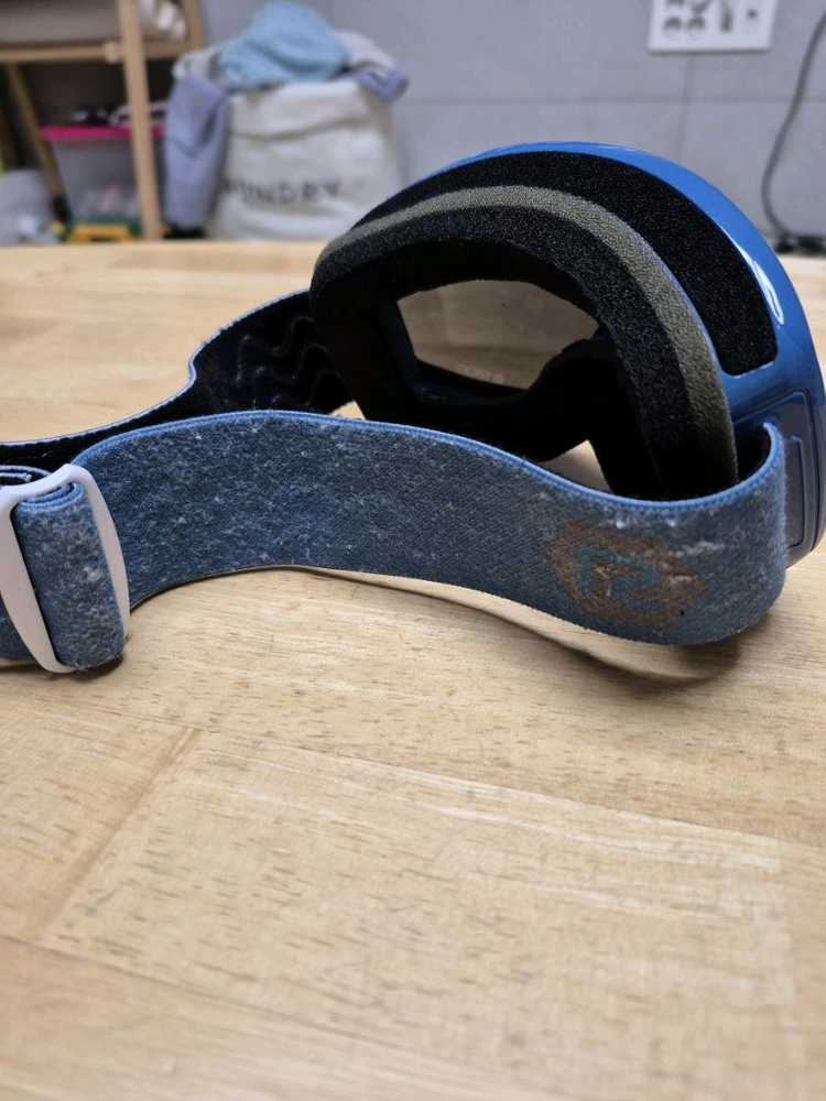 ATOMIC 스키헬멧(S) + 고글 세트 판매합니다 (깨끗해요)--8