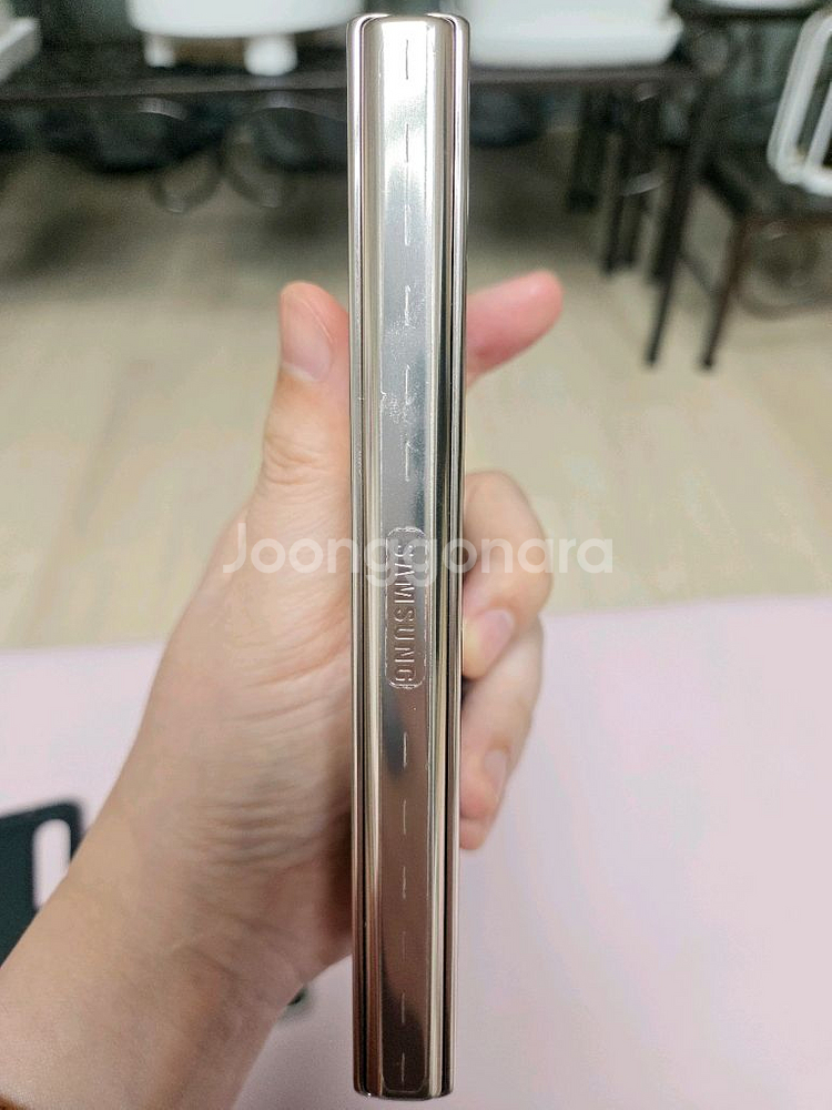 SKT 갤럭시 Fold4 512GB 베이지 (액정.테두리 신품)--4