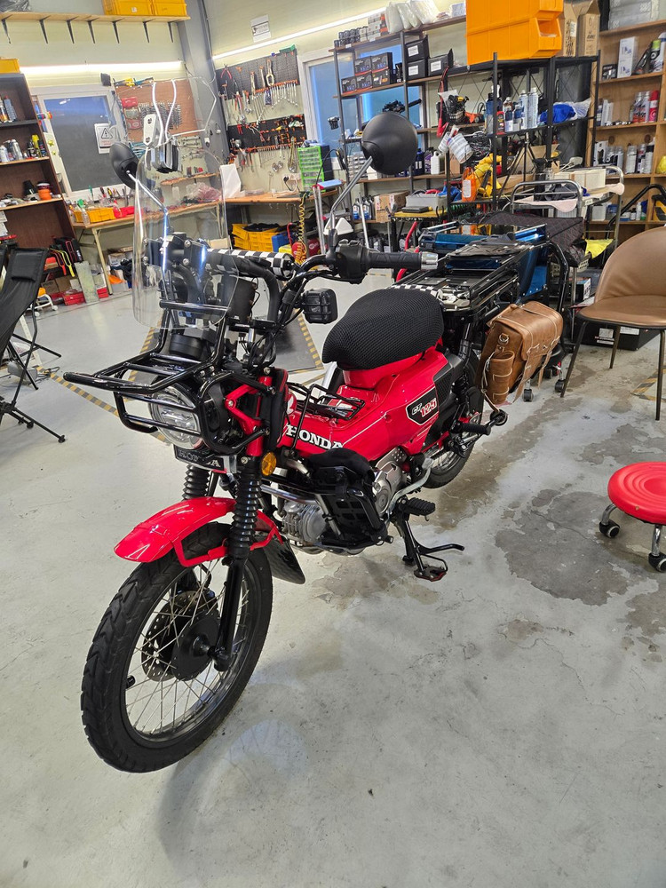 혼다 23년식 헌터커브 125 레드 판매 합니다. 이미지