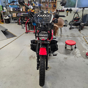 혼다 23년식 헌터커브 125 레드 판매 합니다.