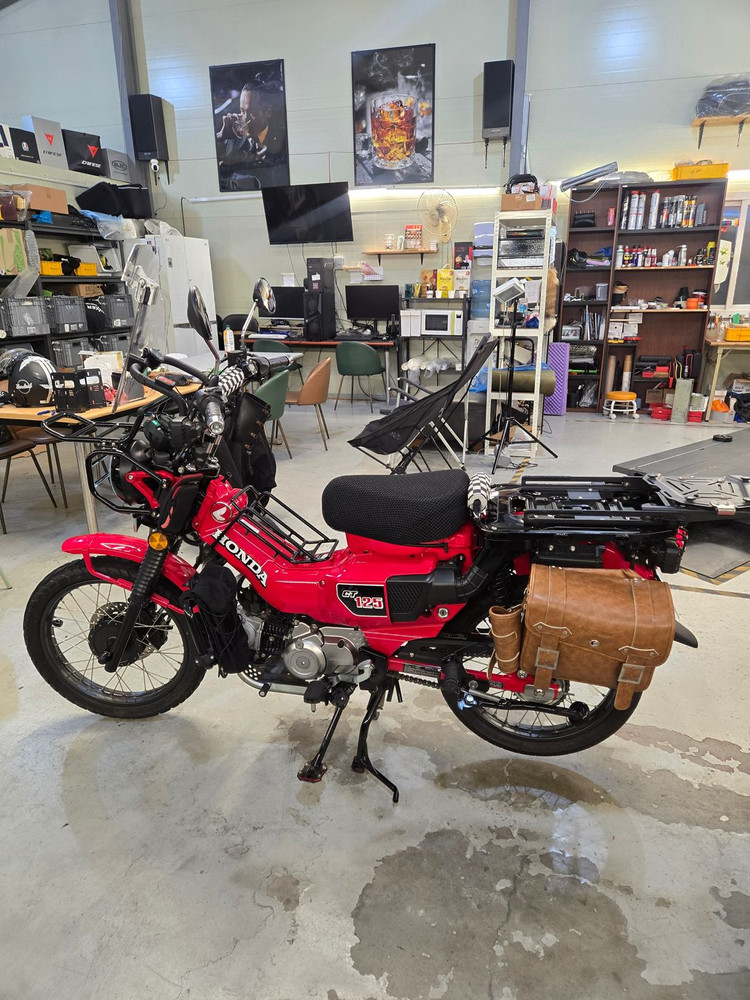 혼다 23년식 헌터커브 125 레드 판매 합니다. 이미지