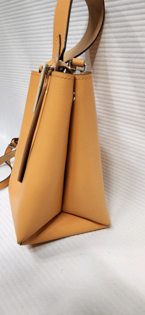 빈폴 바스켓 하루 미니 버킷백. 크로스백 이미지