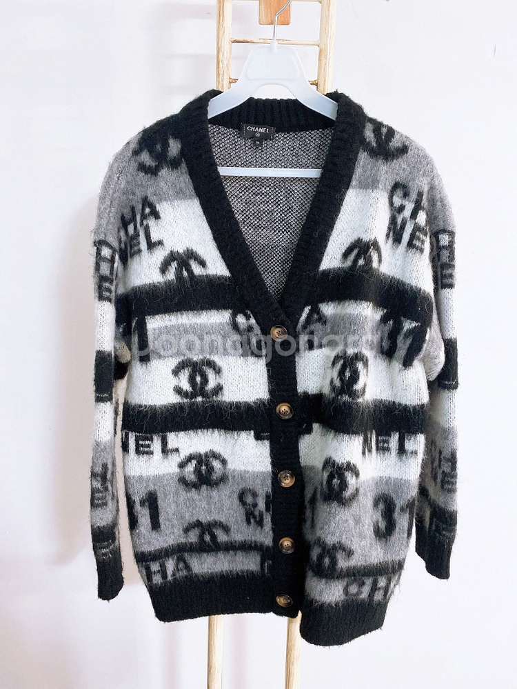 (S)샤넬여자루즈핏모헤어멀티로고울가디건--0