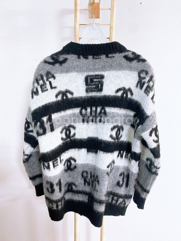 (S)샤넬여자루즈핏모헤어멀티로고울가디건--2