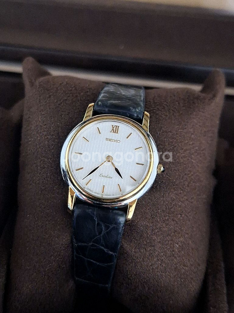 세이코 90s 빈티지 엑셀린 쿼츠 시계 판매합니다--0