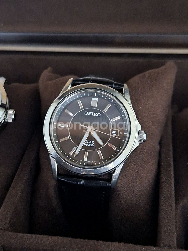 세이코 티타늄 솔라 시계 판매합니다--0