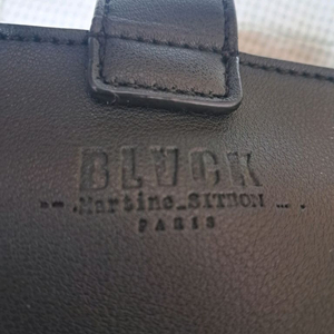 블랙 레더 핸드백 헤지스