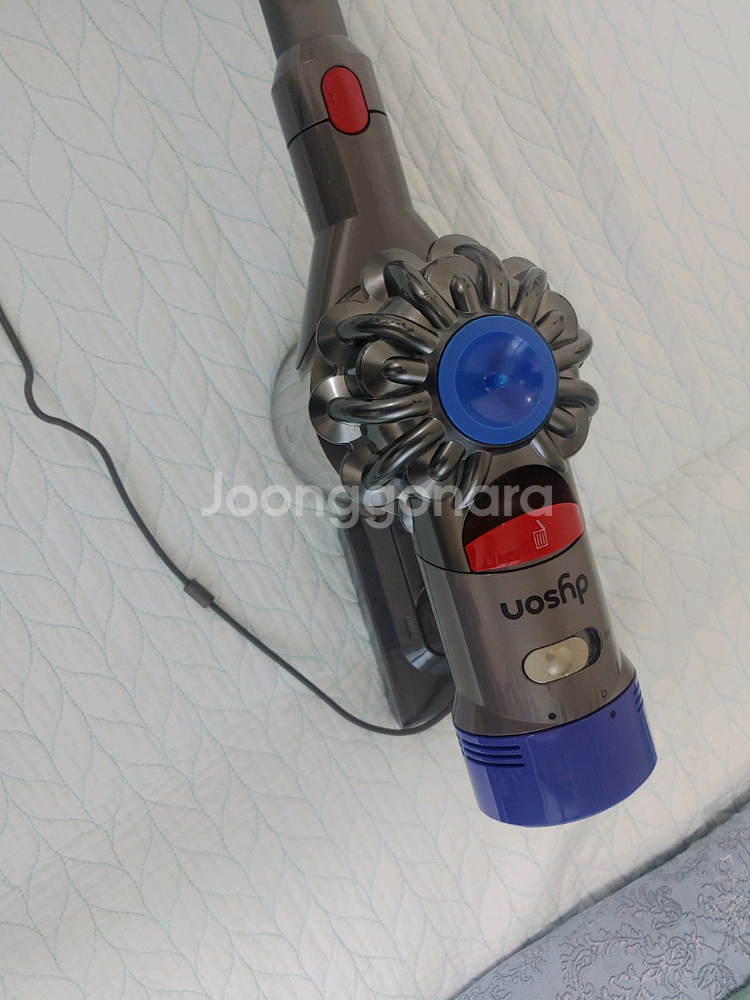 다이슨 v8 무선 청소기 팝니다 부산 해운대--1