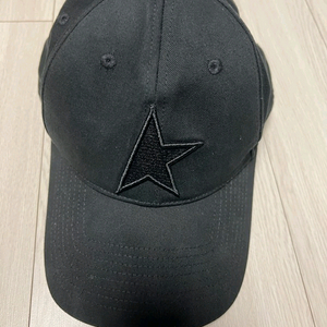 [정품] 골든구스 데모스 스타 볼캡 블랙 / 24년 롯데온 직구 · 1회착용 SS급