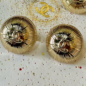 샤넬 홀리데이 참 단추 머리끈 DIY