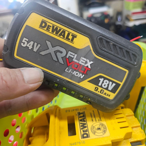 디월트 밀워키 마끼다 전동공구 배터리 파워뱅크 코드제로청소기 배터리 수리합니다 이미지