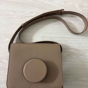 르메르 카메라백 베이지(가격다운)