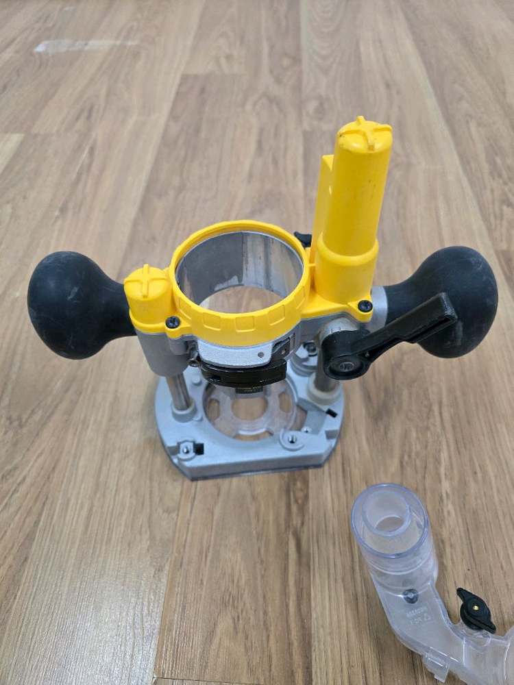 디월트 플런지 베이스 DNP612, DNP616 판매합니다.--2