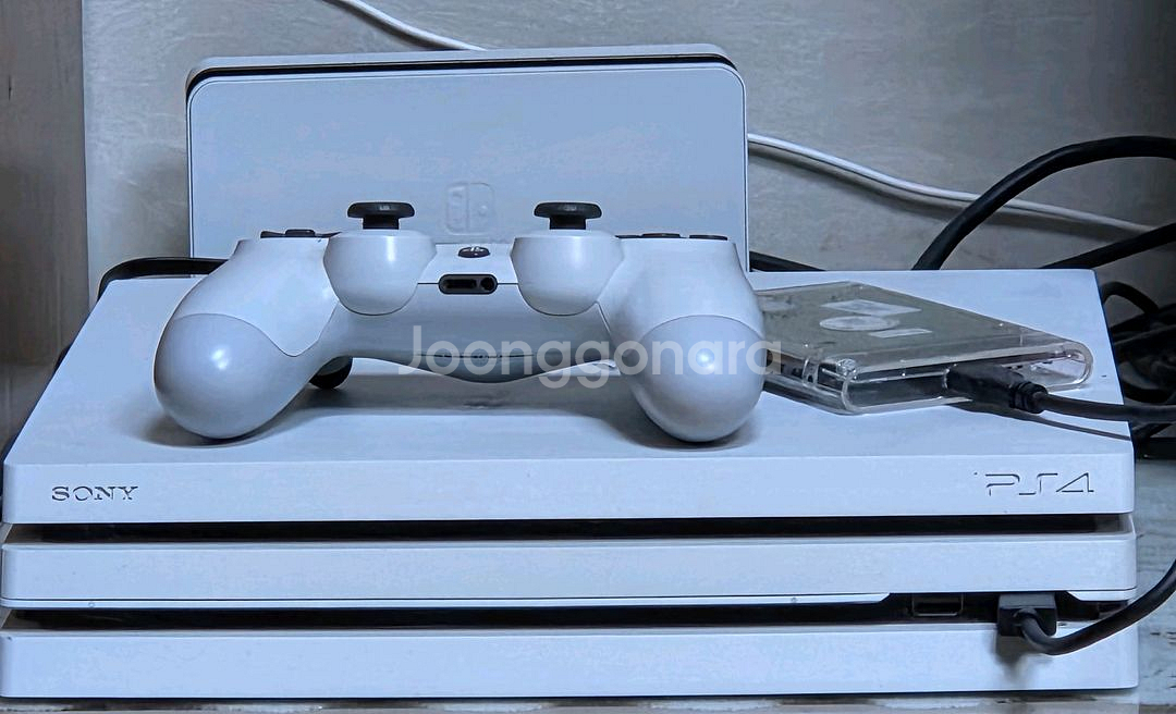 PS4 Pro 1TB 게임기 세트--2