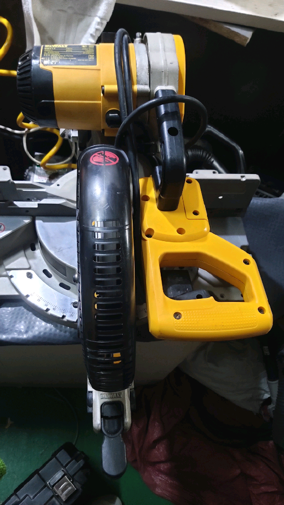 디월트슬라이딩 각도절단기 DW717판매합니다 이미지