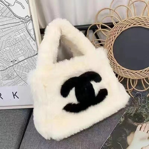 샤넬 퍼 핸드백1+1