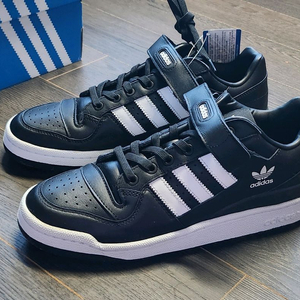 아디다스 포럼 로우 BA7277 270사이즈