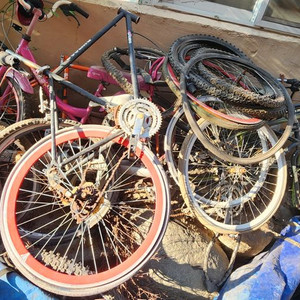 용달차 한차분 자전거 부품용이나 수리용으로 팝니다