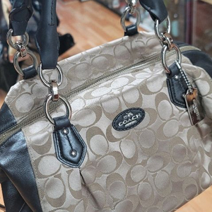 빈티지 명품 코치(Coach) 시그니처 & 레더 보스턴 백가격: 50000원 (명품 빈티지 가치를 고려하면 매우 합 이미지