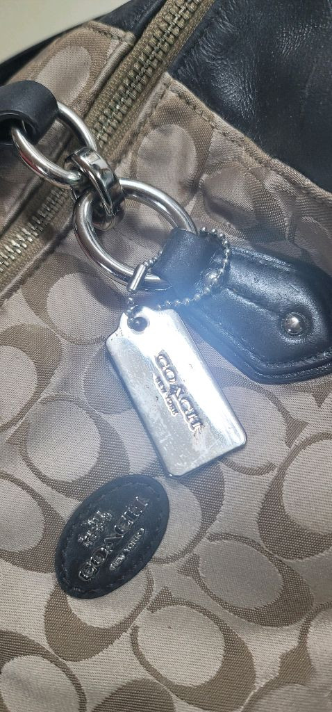 빈티지 명품 코치(Coach) 시그니처 & 레더 보스턴 백가격: 50000원 (명품 빈티지 가치를 고려하면 매우 합 이미지