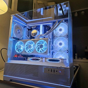 9800x3d / rx9070xt / 1tb 화이트 본체