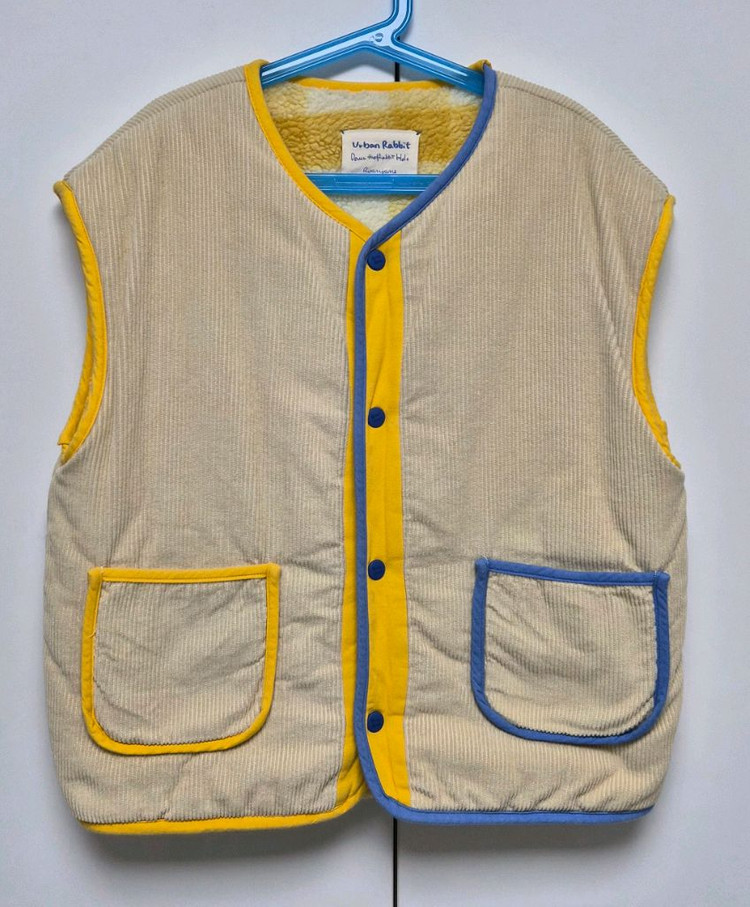 로아앤제인 리버서블 양면 조끼 130사이즈 내놓습니다.--2